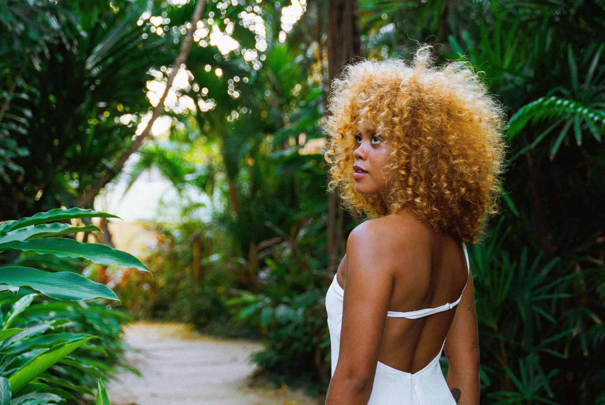 Cafe Jeri Hotel Jijoca de Jericoacoara Bagian luar foto A woman with a blonde afro