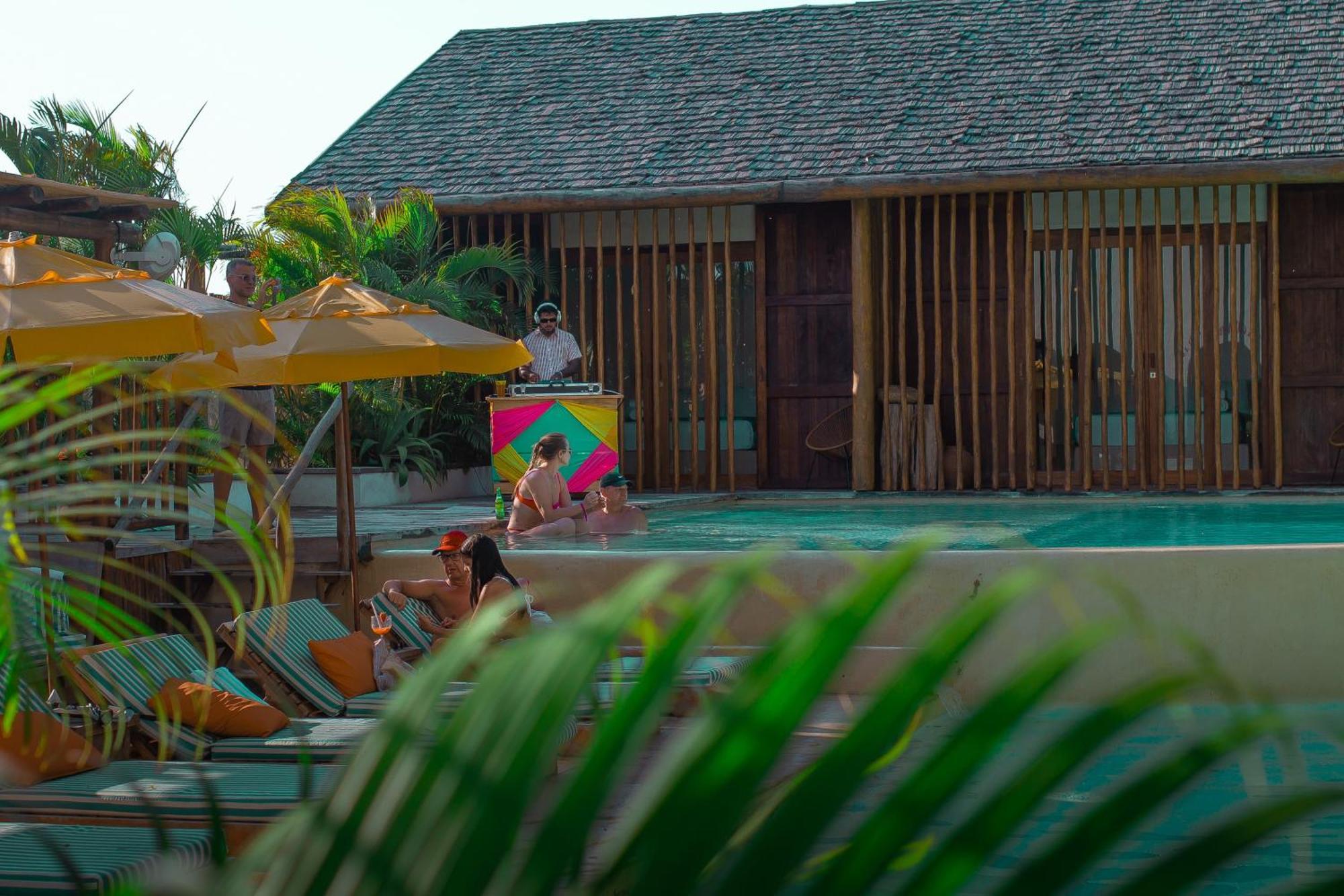Cafe Jeri Hotel Jijoca de Jericoacoara Bagian luar foto The pool at the hotel